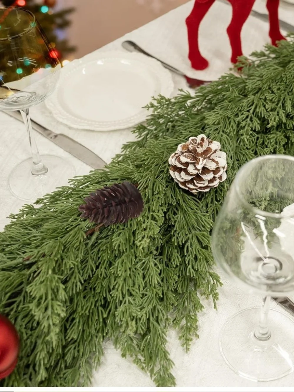 Holiday Cedar Pine Garland with Pinecones. 6 Feet. NEW.